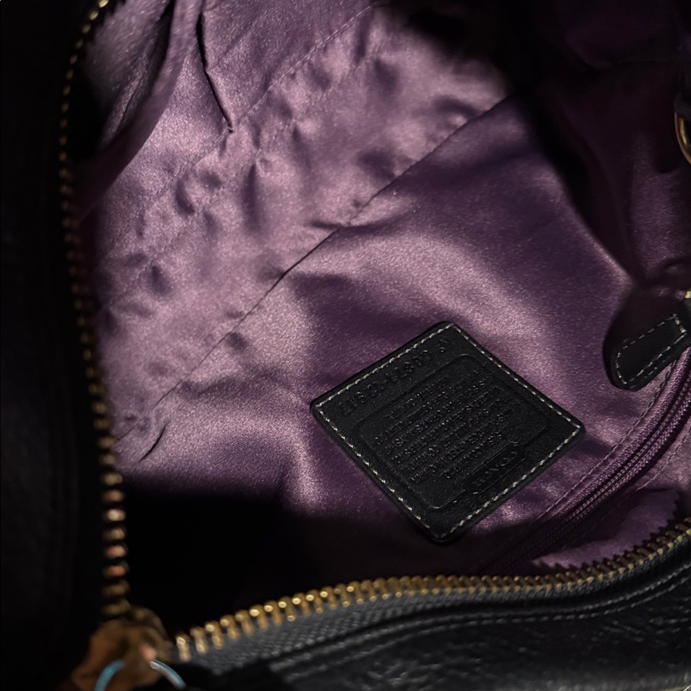 Coach Hamptons Shoulder Bag - Picture 4 of 8